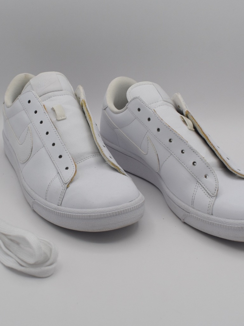 Nike Women's Tennis Classic White Blue Cap Leather Size 9.5 312498-129